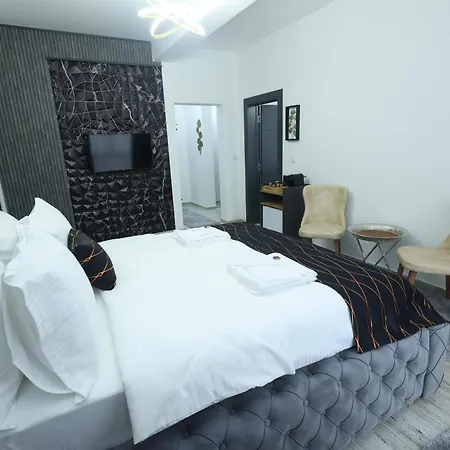 Golden Hill Palace *