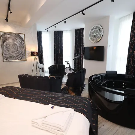 Golden Hill Palace *