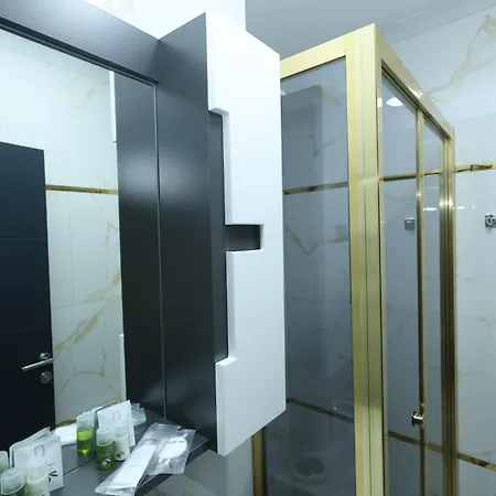 Golden Hill Palace Hotel *