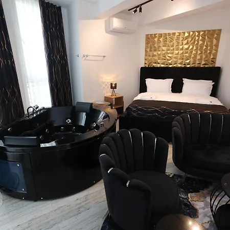 Golden Hill Palace Hotel *