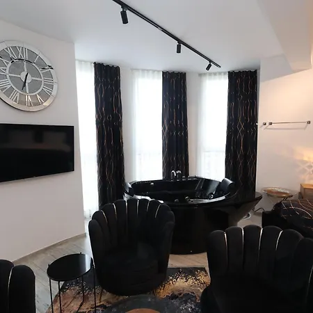 Golden Hill Palace Hotel *