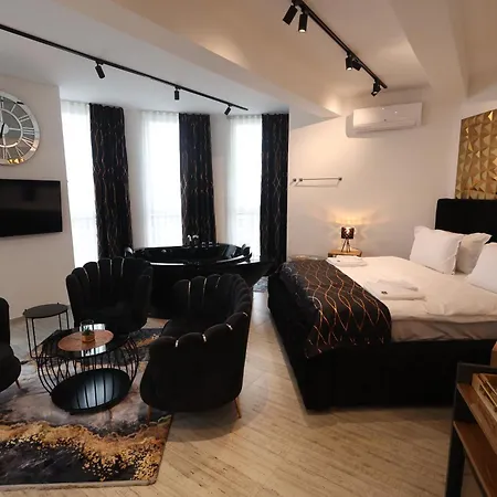 Golden Hill Palace *