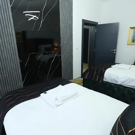 Golden Hill Palace Hotel *