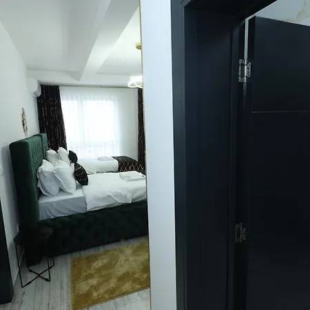 Golden Hill Palace *