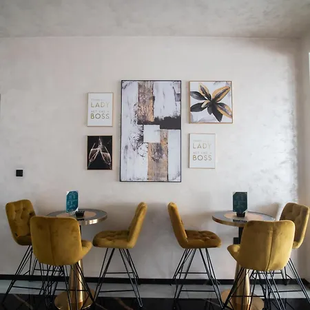 Golden Hill Palace *