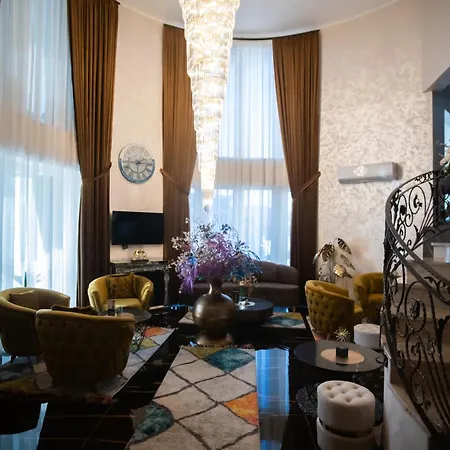 Golden Hill Palace *