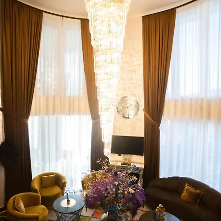 Hotel Golden Hill Palace *