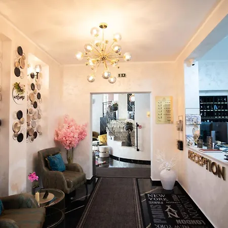 Golden Hill Palace *