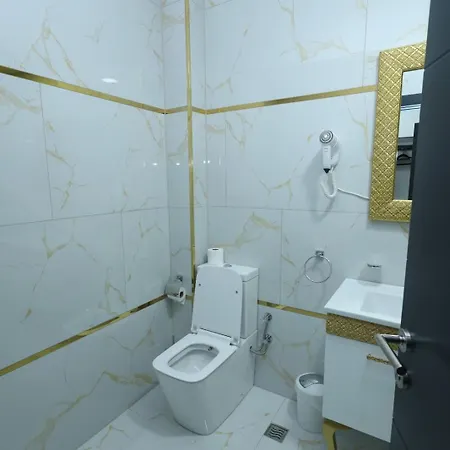 Golden Hill Palace Hotel *